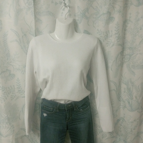 🌼Peter Nygard Top🌼 - Picture 2 of 4